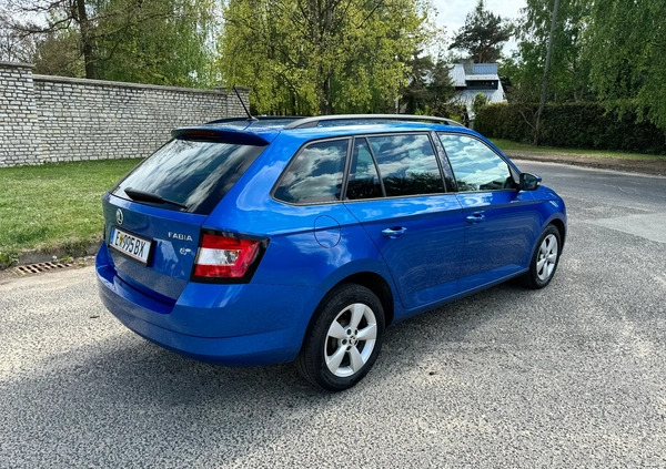 Skoda Fabia cena 29900 przebieg: 103000, rok produkcji 2017 z Świecie małe 407